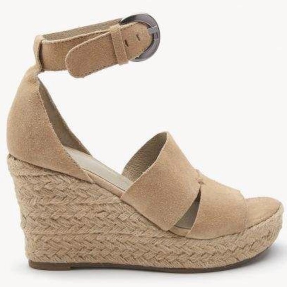 Matisse Shoes - MADE IN BRAZIL - Matisse wedge beige suede sandal